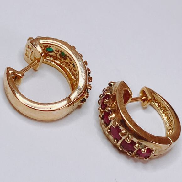 VTG Emerald Ruby Petite Huggie Earrings Colorful Minimalist Gold Tone Lab Grown - Picture 6 of 11